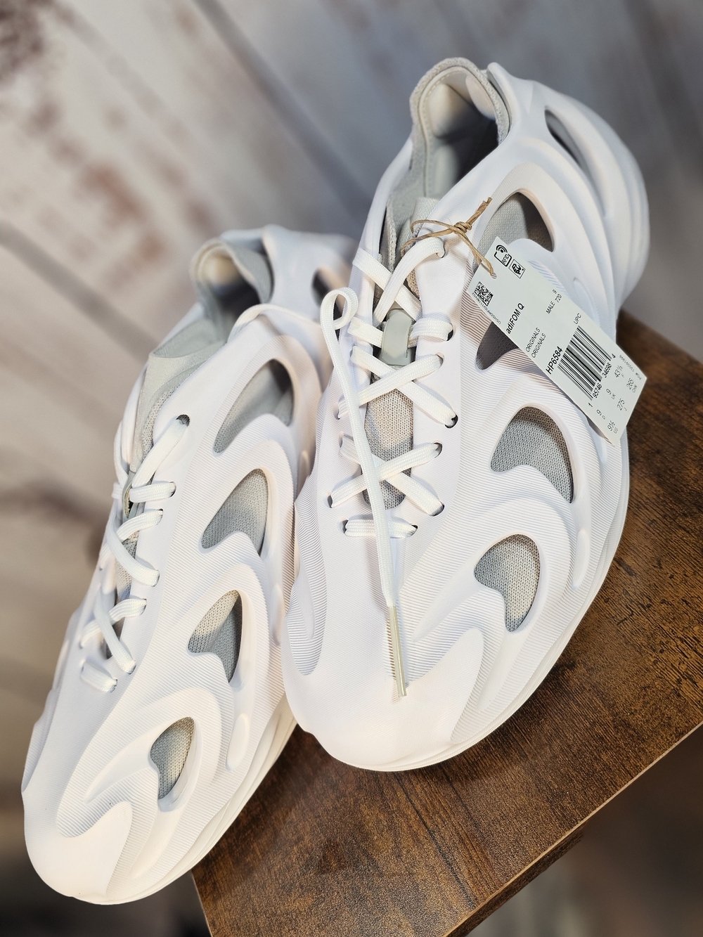 Adidas adiFOM Q Triple White Futuristic Sneakers Men's 9 NWT Sculpted Foam Shoes